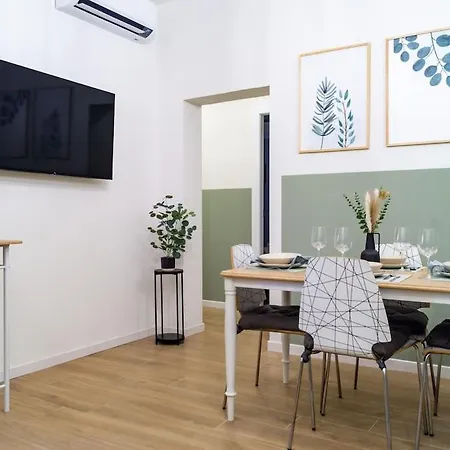 Motor Valley Boutique - 3 Lejlighed