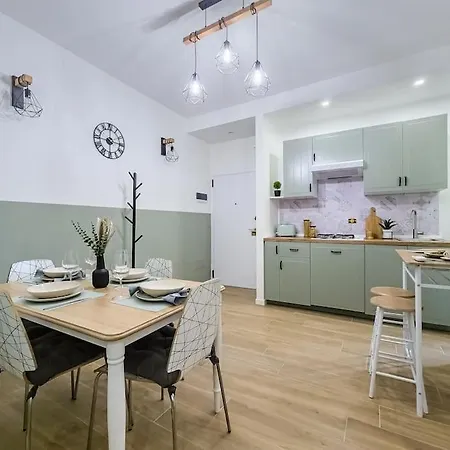 Motor Valley Boutique - 3 Lejlighed *